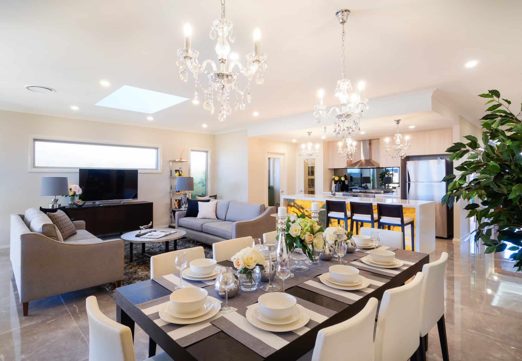Gledswood Hills Dining and Living